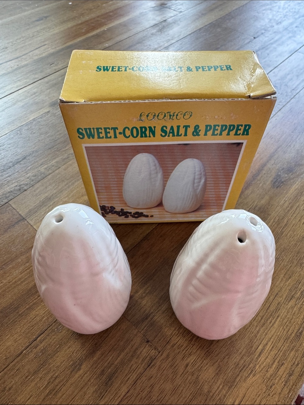 Loomco vintage Sweet-Corn Salt & Pepper Shakers - NEW